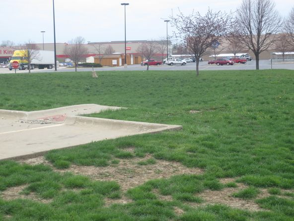 Baytowne Shoppes Corner Lot: 911 W. Marketview Dr., Champaign, IL 61822